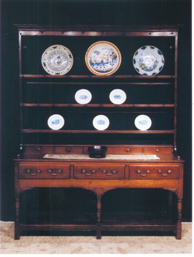 A pretty 18thc Oak Potboard Dresser of delightful small proportions, W