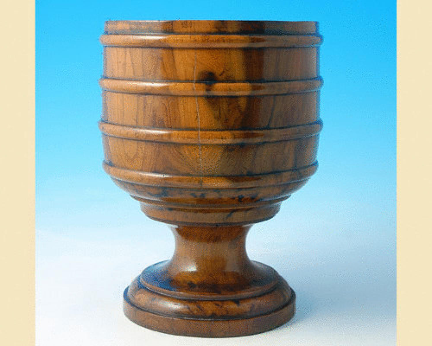 17thc Yew Wood Wassail Bowl. English C1680 - 90