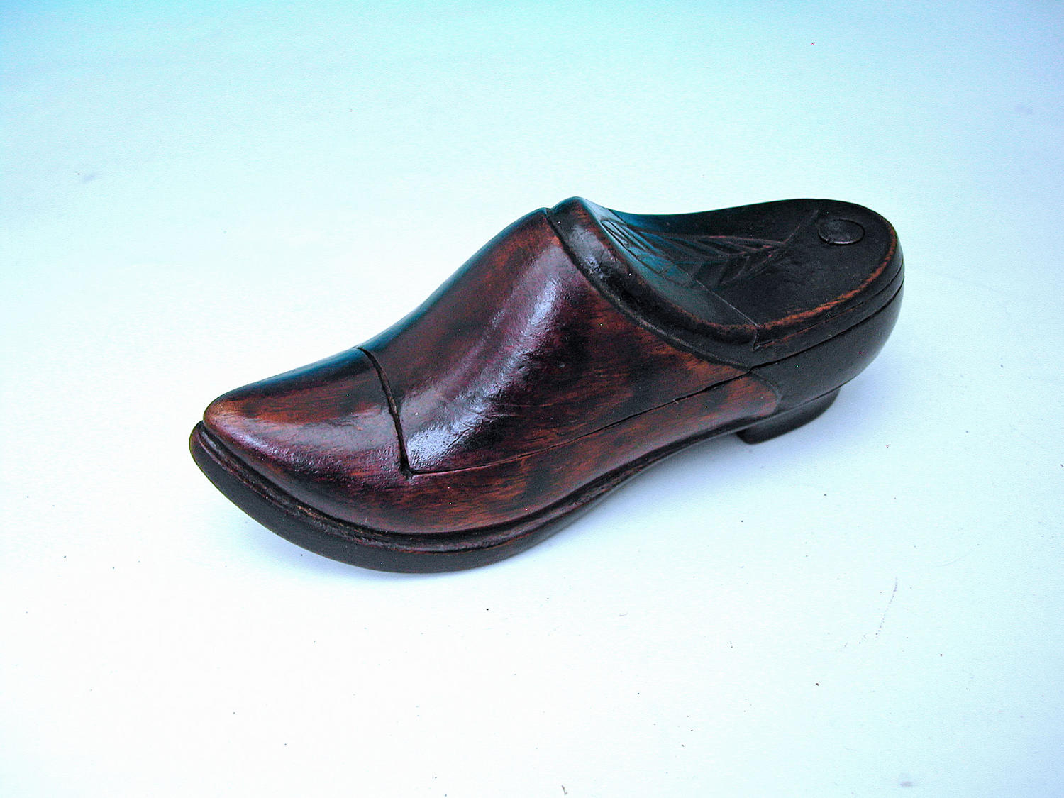 Mid 19thc Treen Snuff Shoe Made Out Of Walnut. Continental C1840-60.