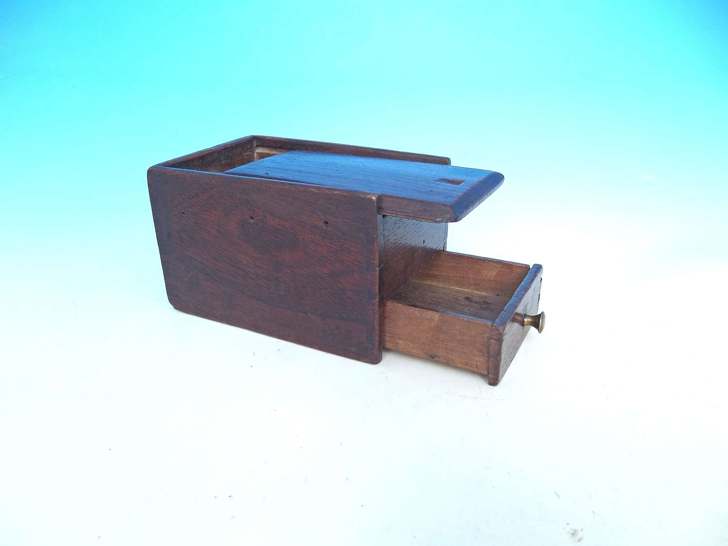 Early 19thc Oak Sewing Box With Cotton Reel Compartments And A Drawer.