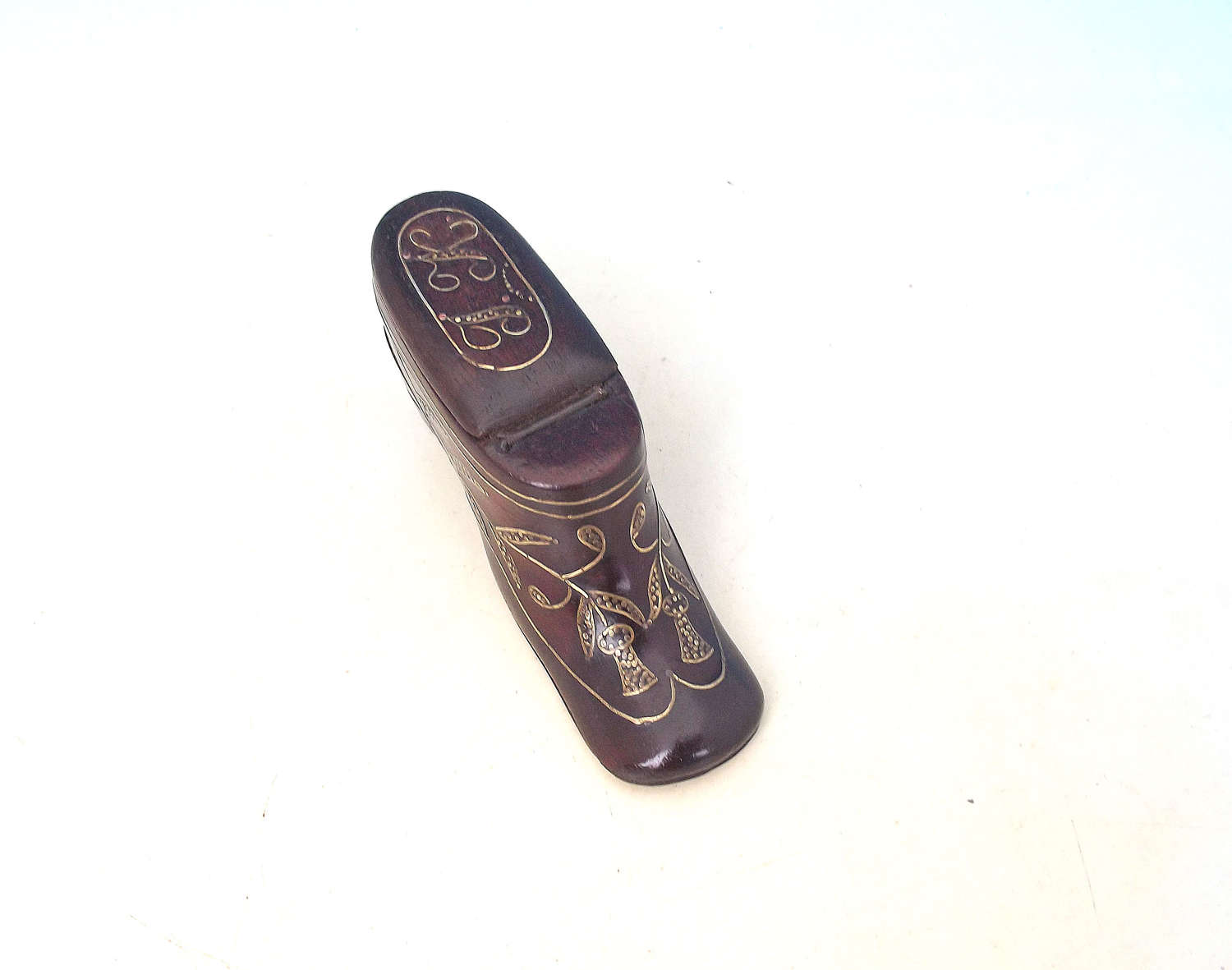 Antique 19thc Treen Mahogany And Inlaid Brass Scottish Shoe Snuff.
