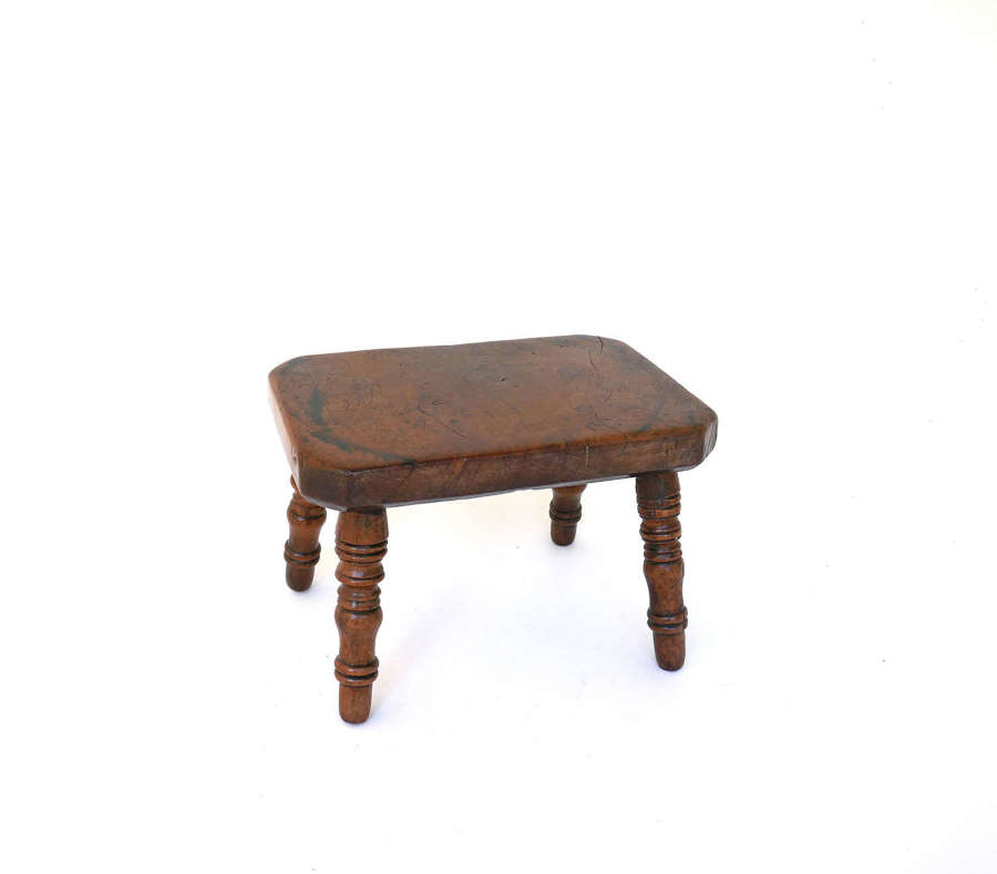 Antique Furniture 19thc Yew Wood Lacemakers Stool With Turned Legs.