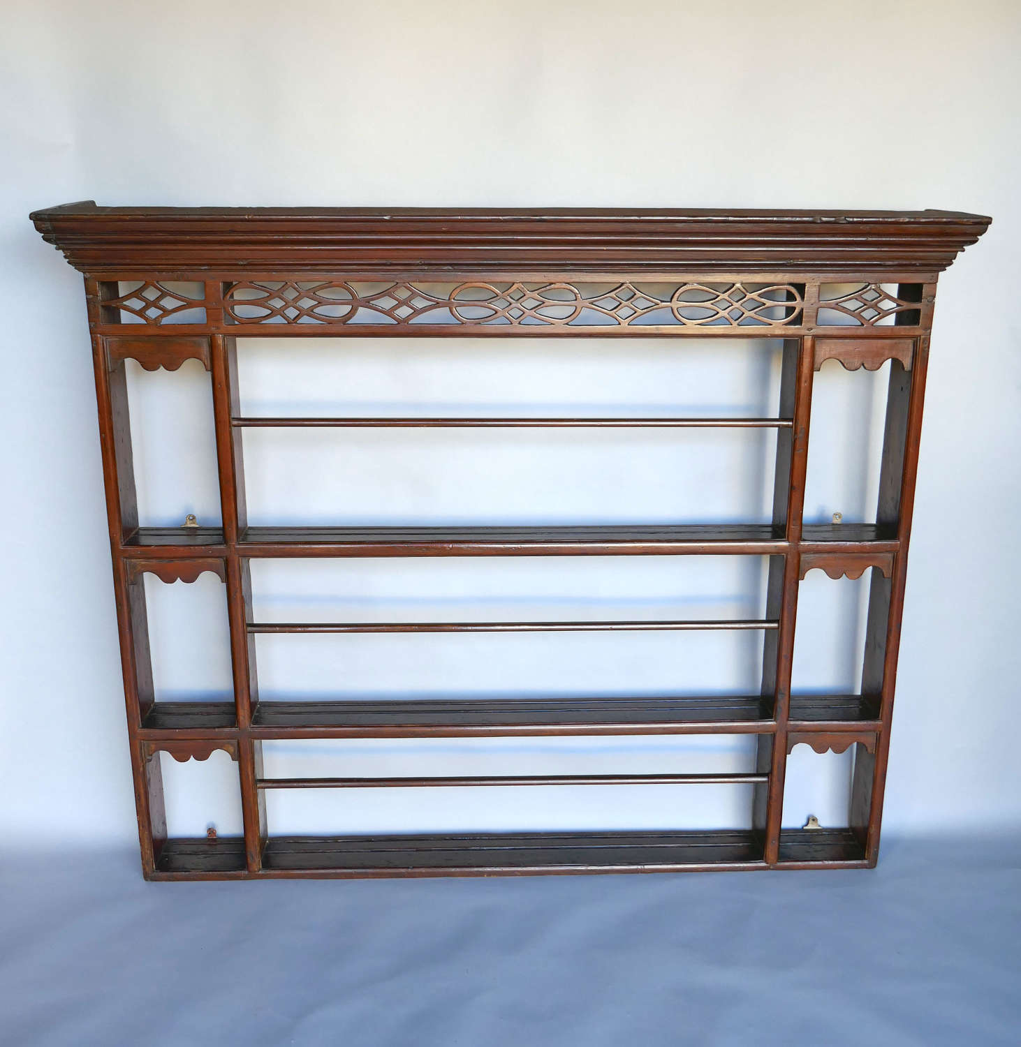 Antique Furniture 18thc Pine Delft Rack With Attractive Fretwork.