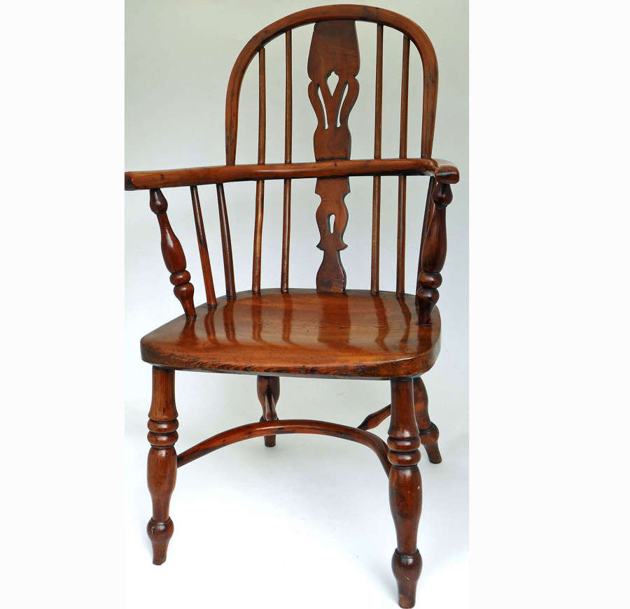 Antique 19thc Furniture Child's Low Back Windsor Yew & Elm Armchair.