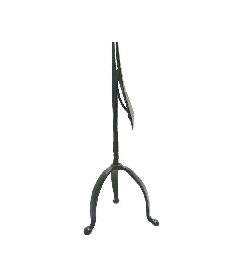 Antique Metalware Early Lighting 18thc W. Iron Spring Action Tripod Base Rushlight Holder.